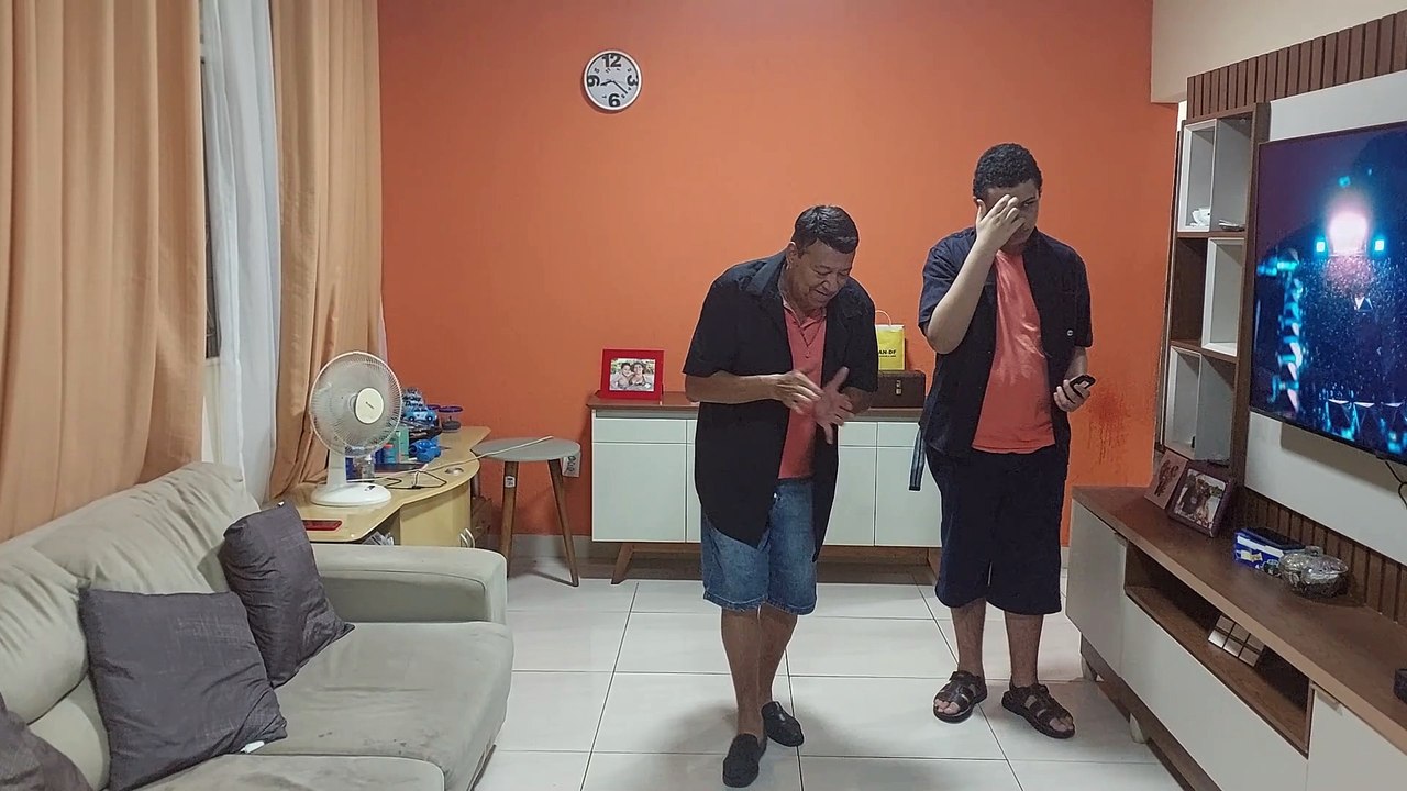 Luis Henrique e Vovô Valdivino Dançando Prepara o Laço
