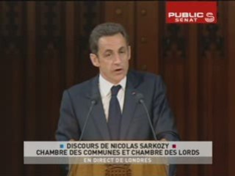 Sarkozy imite Bush