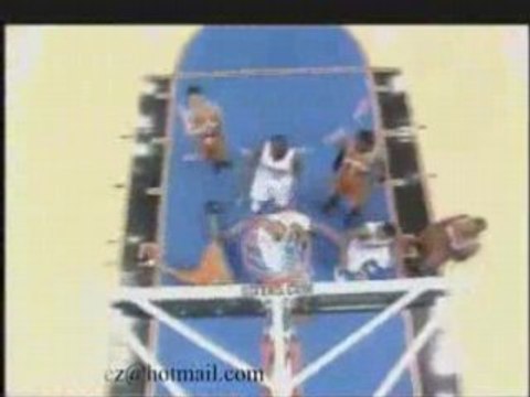 Andre Iguodala fly over Grant Hill for the monster jam (Grdg
