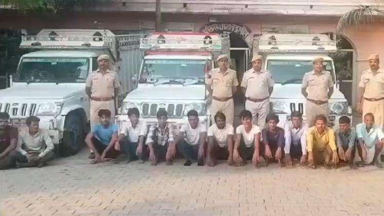 कोटा: तीन गाड़ी सहित 13 जनों को पुलिस ने किया गिरफ्तार, जानें क्या फिराक में थे?