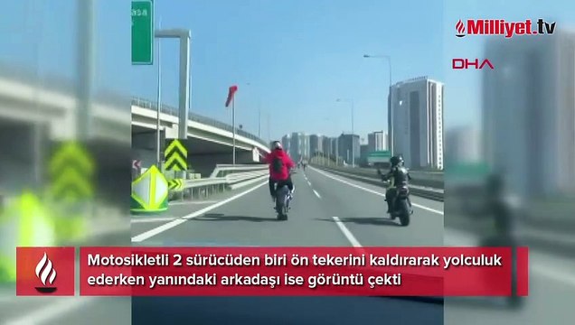 Trafikte tehlikeli hareketler! Biri ön kaldırdı, diğeri kaydetti