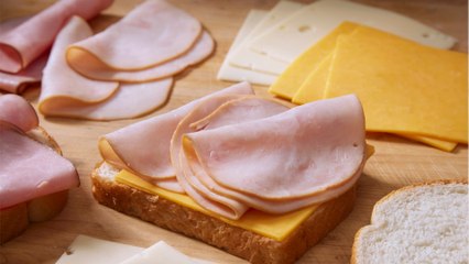 TikTok-Video offenbart: Das steckt tatsächlich hinter der Herstellung von Schinken