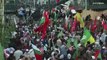 شاهد: بخراطيم المياه والغاز المسيل للدموع.. قوى الأمن تفرق المتظاهرين أمام سفارة أمريكا في لبنان