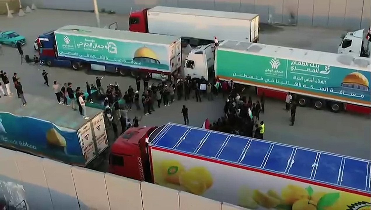 وقفة احتجاجية أمام معبر رفح لإدخال المساعدات إلى غزة