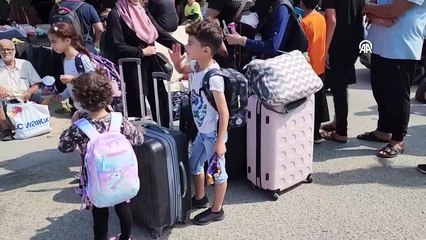 Le ministre égyptien des Affaires étrangères Shukri a déclaré que l'aide humanitaire attendait à la porte frontière de Rafah, mais qu'Israël n'avait pas facilité le passage vers Gaza.