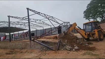 नौ अवैध गोदाम ध्वस्त, पांच को थमाए नोटिस