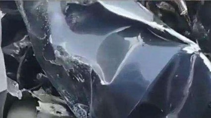 भीषण टक्कर में उड़े कार के परखच्चे,सड़क पर बिखर गए लाशों के चिथड़े