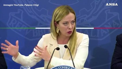 Meloni: "Lo Stato paghera' i contributi a madri con piu' figli"