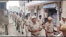 विधानसभा चुनाव: पुलिस जवानों ने शहर में किया फ्लैगमार्च