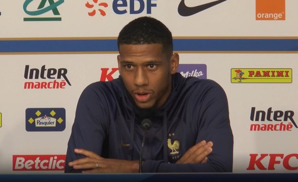 Bleus - Jean-Clair Todibo s'excuse et s'explique après son rire nerveux