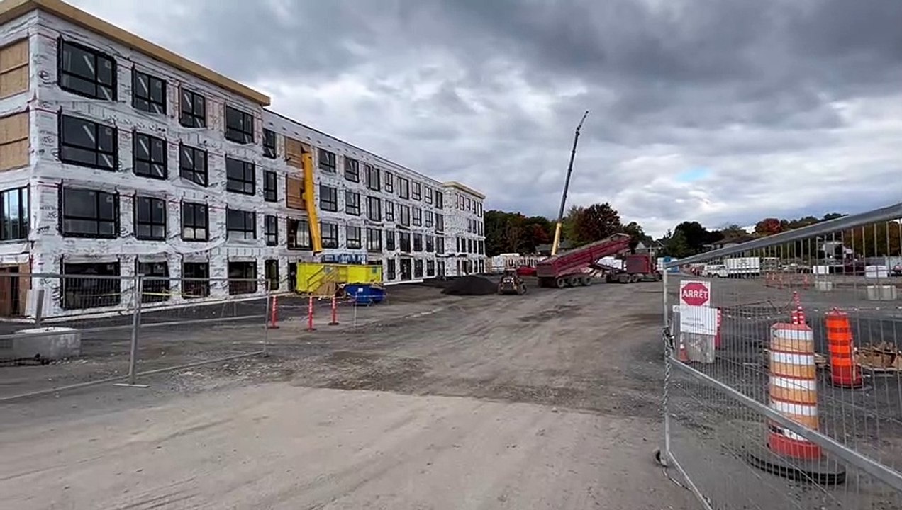 Square Châteauguay en construction