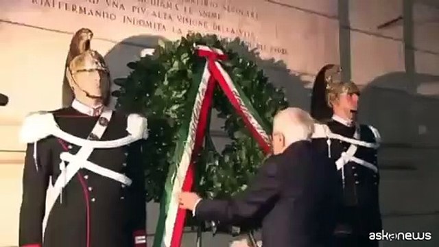 Shoah, Mattarella depone una corona d'alloro al Portico d'Ottavia