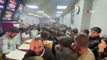 Yüksekova’da bedava dürüm izdihamı