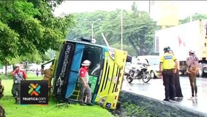tn7-vuelco-de-bus-general-cañas-161023