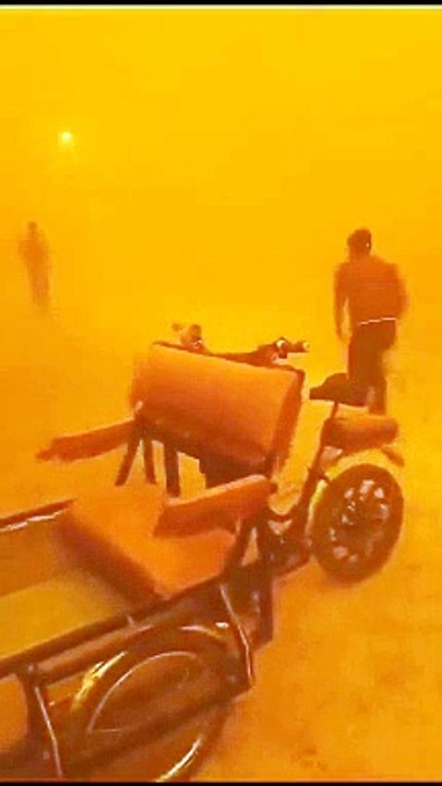 Cidade na Jordânia fica laranja após passagem de tempestade de areia