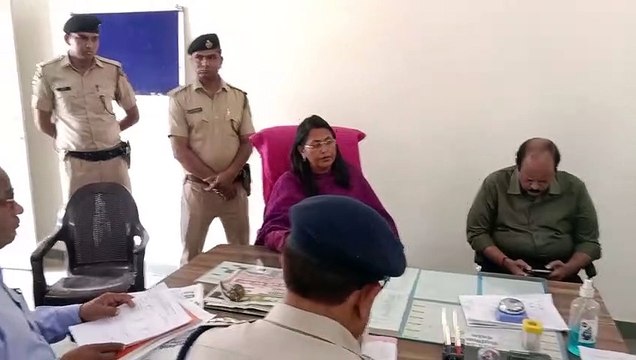 देखें वीडियो... संभागीय आयुक्त व पुलिस महानिदेशक ने किया मतदान केंद्रों का निरीक्षण
