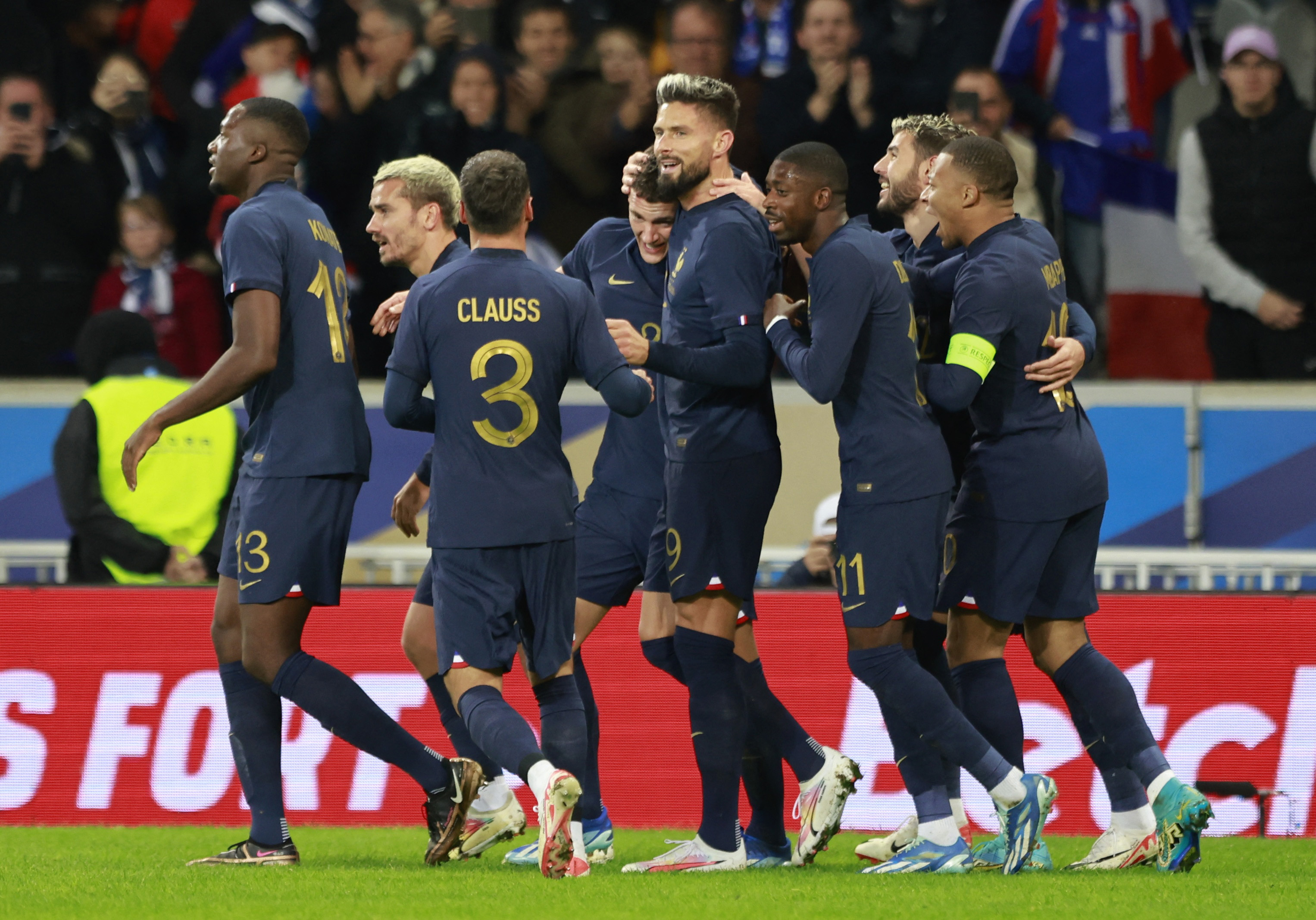 Mbappe free to express opinions - Deschamps
