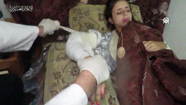 Kassam Tugayları, ellerindeki bir esir kadının tedavi görüntülerini yayımladı