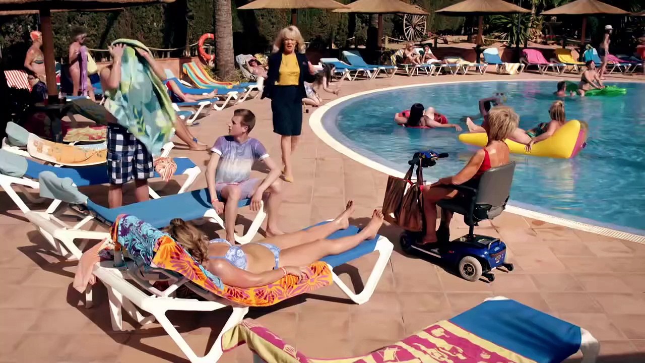 Benidorm - S07E01