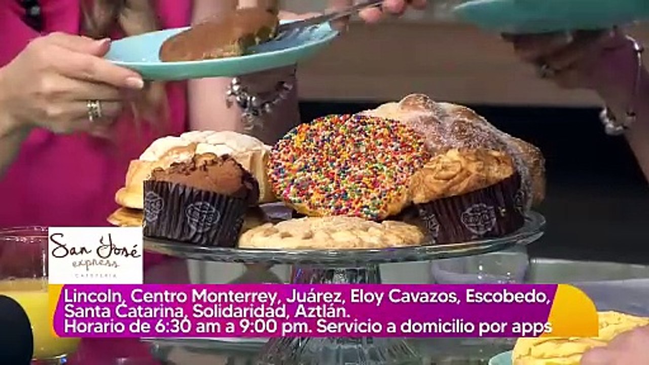 Madre llora de emoción al ver a su hijo debutar como periodista