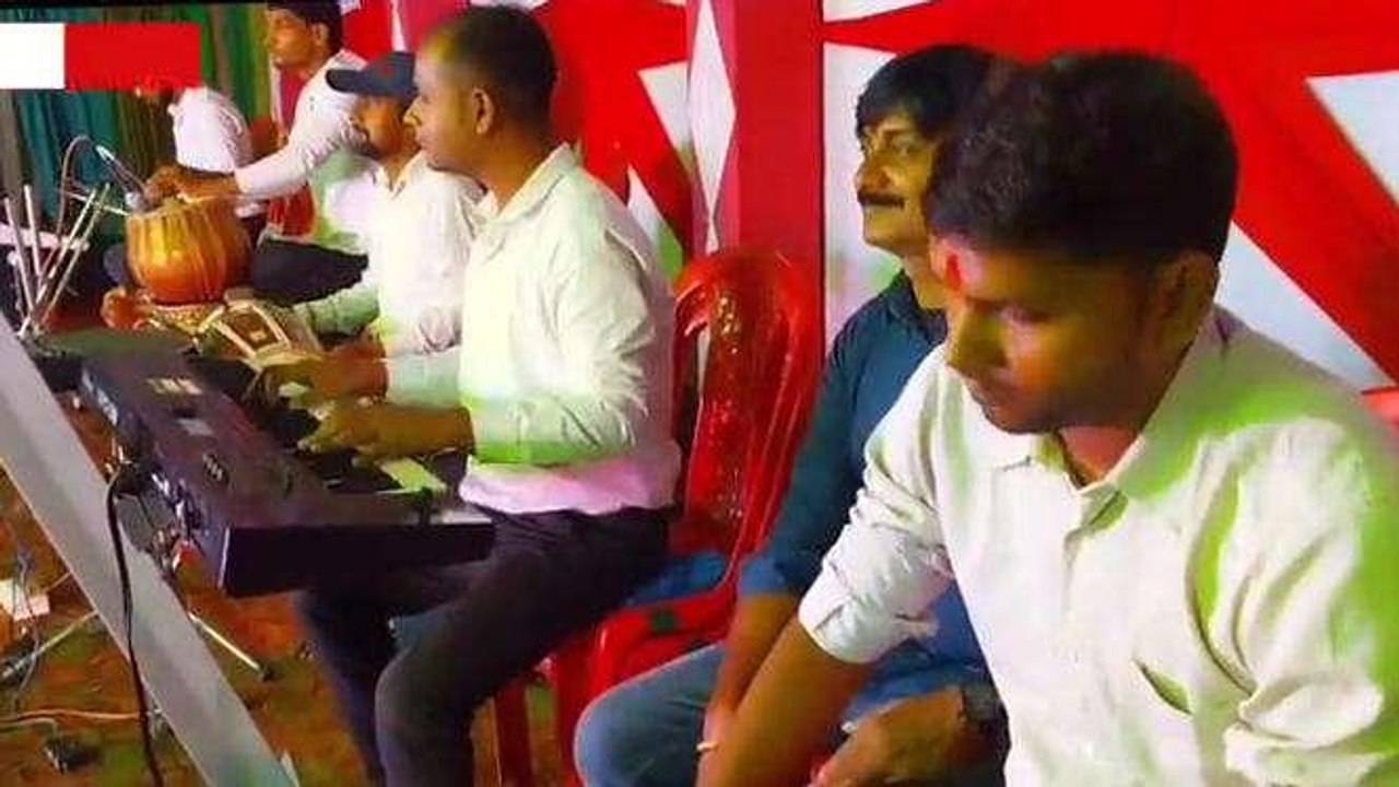 अररिया: देवी जागरण में कलाकारों ने बांधा समां,...