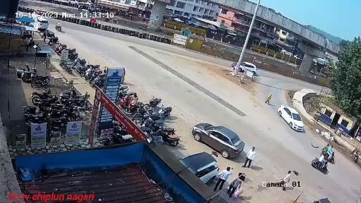 மகாராஷ்டிராவில் புதிதாக கட்டப்பட்டு வந்த பாலம் இடிந்து விபத்து!