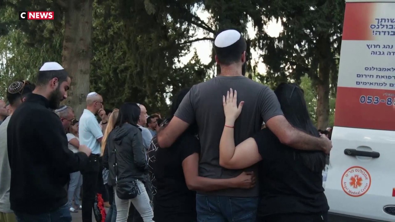 Attaque contre Israël : les survivants de la rave party enterrent leurs amis