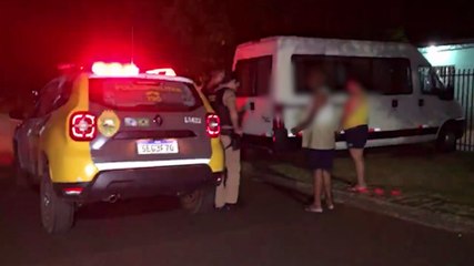 Marginais abandonam van após tentar furtar o veículo de residência  no Morumbi