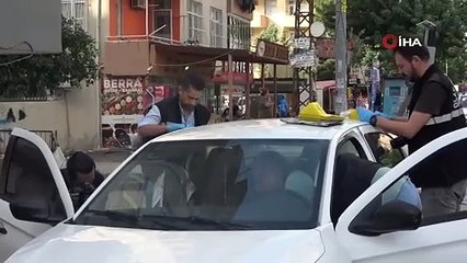 İşe gitmek için bindiği otomobilinde tabancayla vuruldu