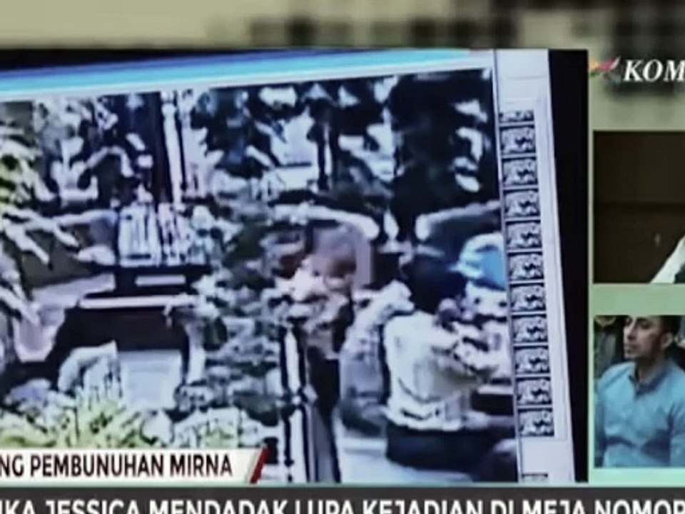 Rekonstruksi kasus kopi sianida