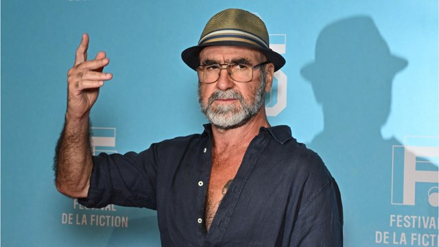 Voici - Eric Cantona devenu chanteur : l’ex-footballeur a donné son premier concert