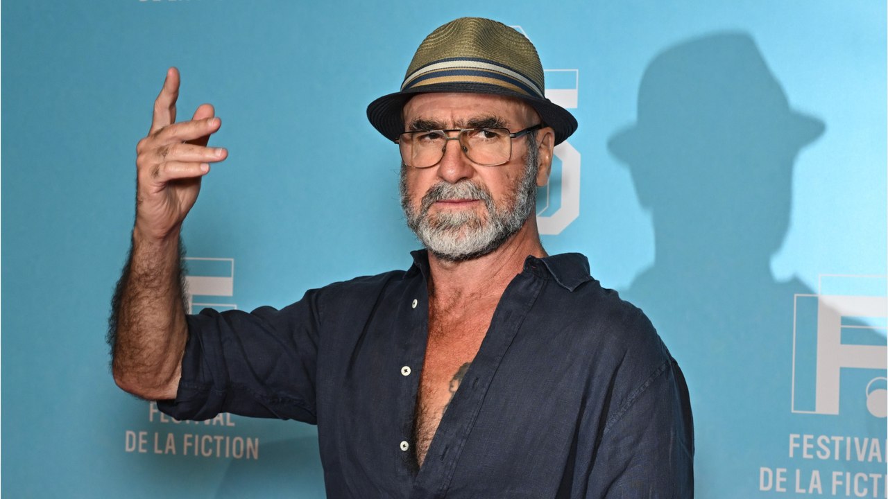 Voici - Eric Cantona devenu chanteur : l’ex-footballeur a donné son premier concert