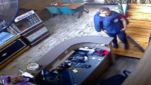 Kebapçıya giren hırsız para bulamadı, tezgahtaki cep telefonunu çaldı