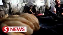 Gazans turn to traditional baking amid power outages