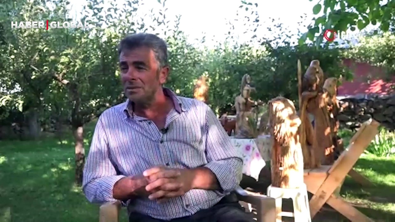 Doğadan topladığı ağaç ve taşları sanat eserine dönüştürüyor