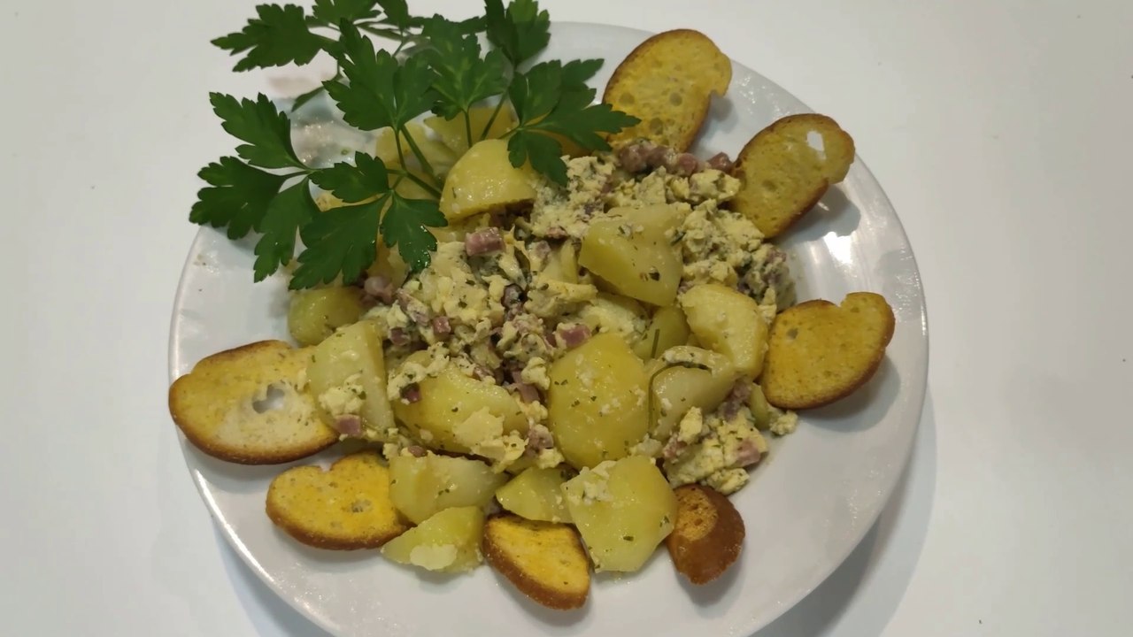 HUEVOS ROTOS CON JAMÓN Y PATATAS CON ROBOT MAMBO CECOTEC