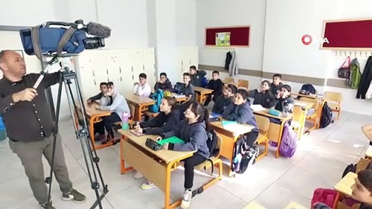 5 000 étudiants touchés par le tremblement de terre ont rencontré la caméra avec le « Projet My Story »
