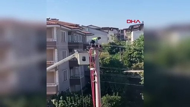 Elektrik Hatlarında Güvenlik Önlemi Alınmadan Çalışma Yapan İşçi Görüntülendi