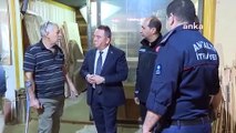 Le maire de la municipalité métropolitaine d'Antalya, Muhittin Böcek, a rendu visite aux commerçants endommagés par l'incendie.