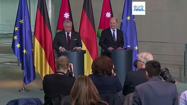 El rey Abdalá II de Jordania se muestra en Alemania contrario a acoger a refugiados palestinos