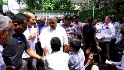 जनता दर्शन में मुख्यमंत्री ने सुनी लोगों की फरियाद