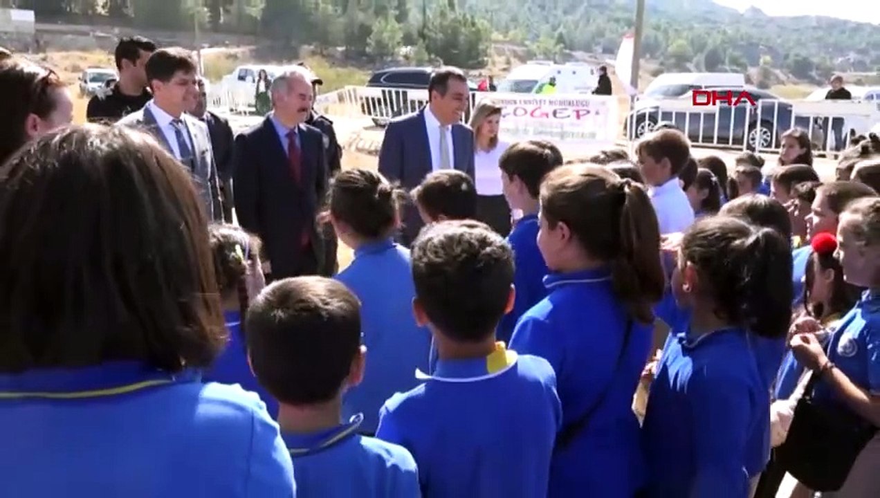 Un festival de cerfs-volants pour les enfants a eu lieu à Burdur