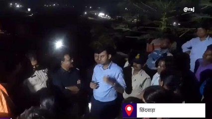 छिंदवाड़ा: कलेक्टर और एसपी ने मतदान केंद्रों का किया निरीक्षण, जनमानस से किया संवाद