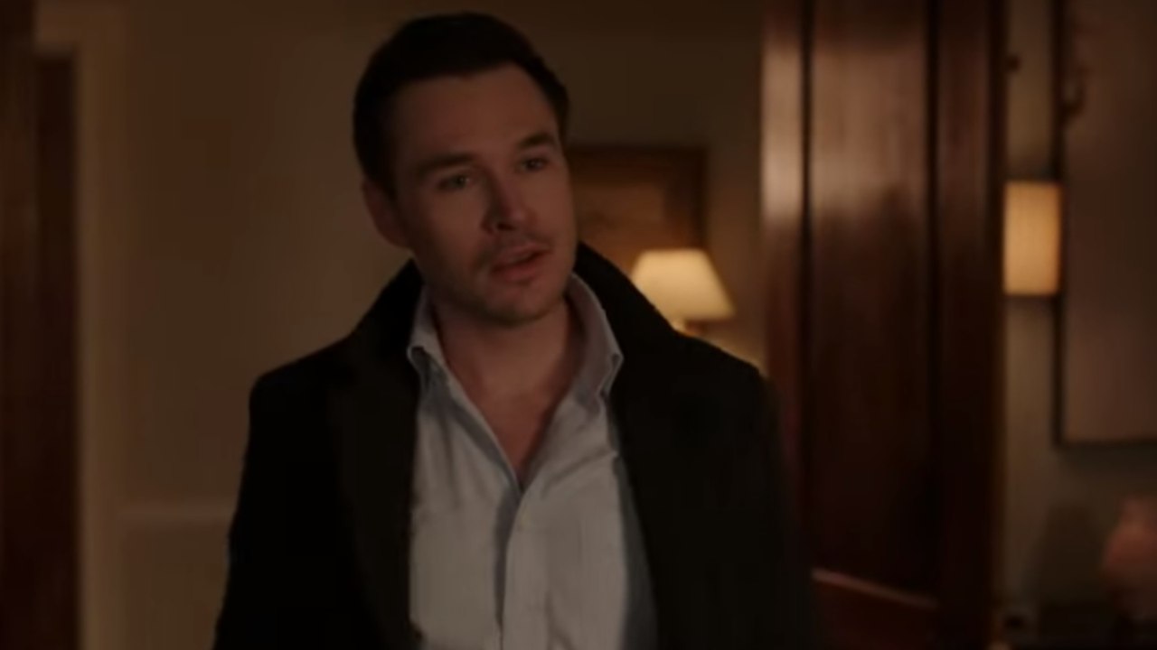 VOICI : Dynastie (Netflix) : une star de la série arrêtée pour violences domestiques