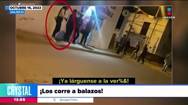 Presunta funcionaria de Jalisco dispersa riña a balazos