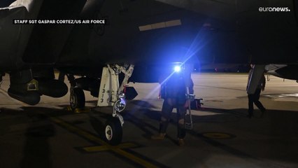 شاهدت: قوات أمريكية تغادر إنجلترا لتعزيز وجودها في الشرق الأوسط