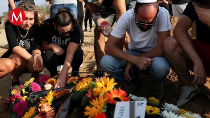 Familias continúan sepultando a sus muertos a más de una semana del conflicto Israel-Hamás