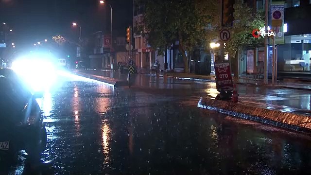 İstanbul Anadolu Yakası'nda sağanak yağış etkili oluyor
