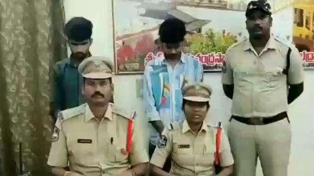 భద్రాచలం: నిషేధిత గంజాయి పట్టివేత.. అదుపులో స్మ...