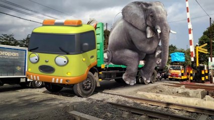 Wow banyak truk besar lewat berubah jadi tayo